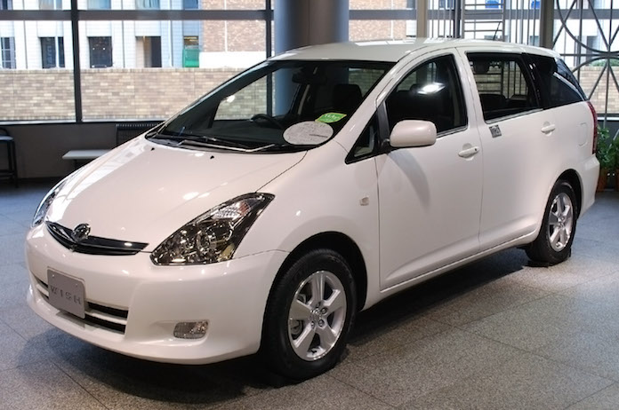 Toyota_Wish_02