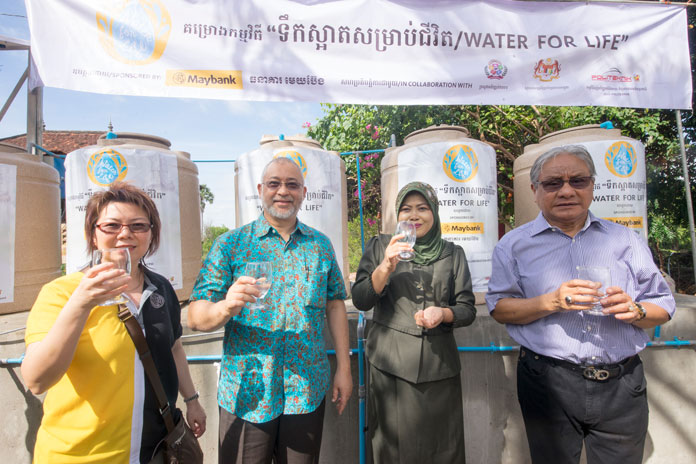 l-r-cynthia-liaw-ceo-maybank-cambodia-dato-johan-ariffin-chairman-maybank-cambodia-h-e-math-mara-secretary-of-state-of-ministry-of-rural-development-dato-sri-hasan-malek-ambassador-malaysia