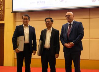 H.E. Suon Sophal, Mr. Youn Heng and Dr. Stefan Hanselmann pose for photo at the Investment Promotion Conference 2023