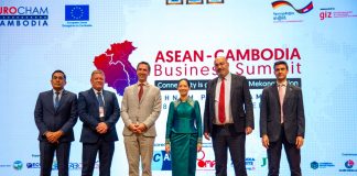 Minister of Commerce stands with British Ambassador, EuroCham Chairman and other distinguished guests at ASEAN-Cambodia Business Summit 2023