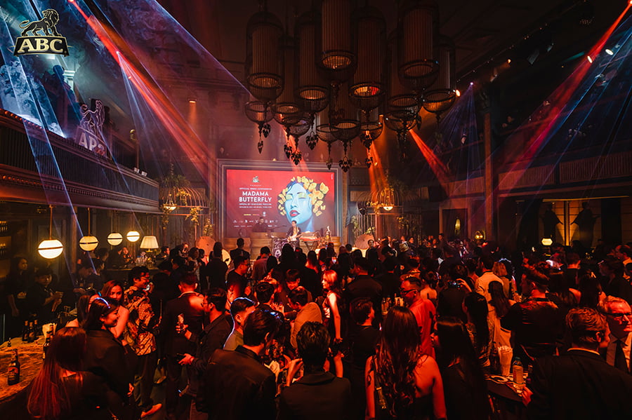 Crowd enjoys a special musical performance at the Madama Butterfly press conference held on November 8, 2023.