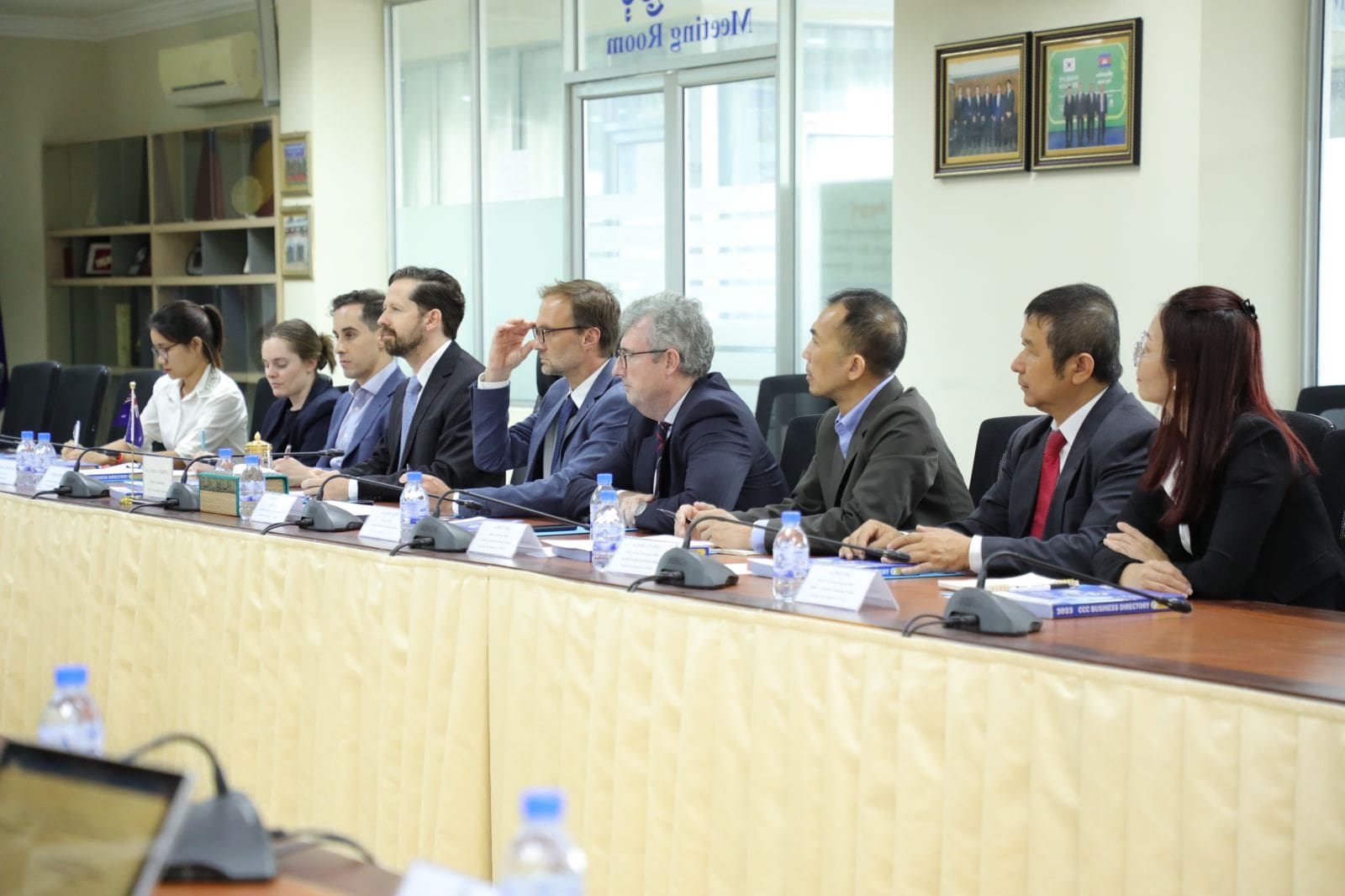 Official from Australia Embassy, CDC and Cambodia Chamber of Commerce meet (2)