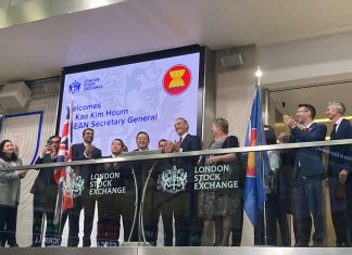 H.E. Dr. Kao Kim Hourn officially opened the trading day of the London Stock Exchanged