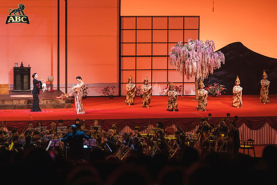 The Royal Cambodian Ballet were featured in Madama Butterfly's Cambodian premiere.