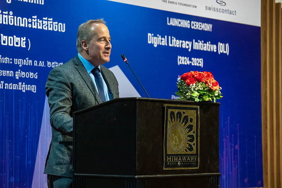 Daniel Keller, Vice President of the Dariu Foundation, speaks at the launch of the DLI program in Cambodia.