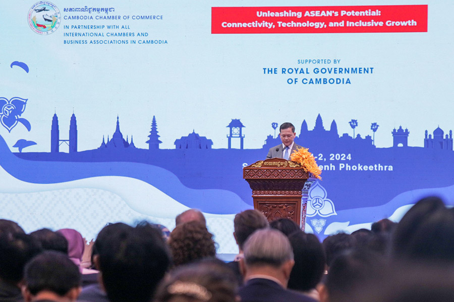 Prime Minister Hun Manet speaking at the Cambodia-ASEAN Business Summit 2024.